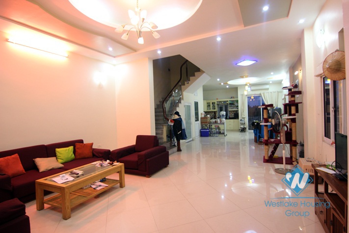 Nice house with 4 bedroom  for rent in Tay Ho